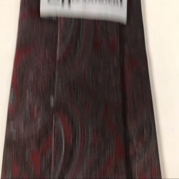 Tie Brand New Maroon Gray Paisley by Mark Alexander - Picture 5 of 10